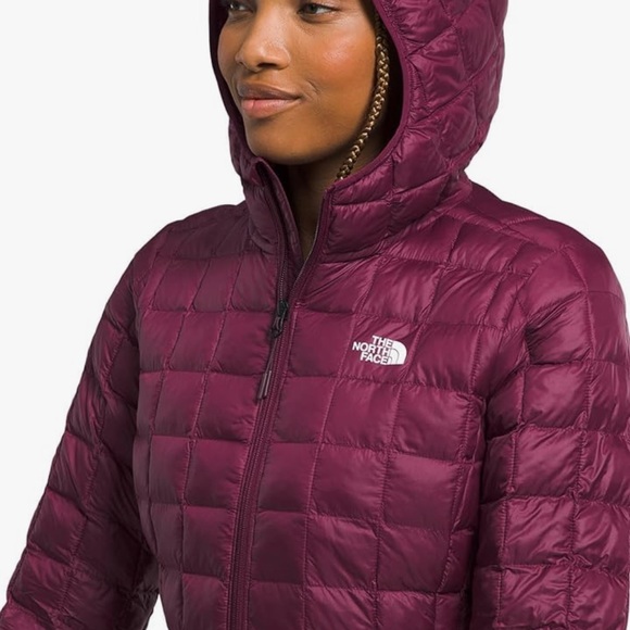 The North Face Women’s XSmall Thermoball Eco Parka Boysenberry NWT - Picture 3 of 3